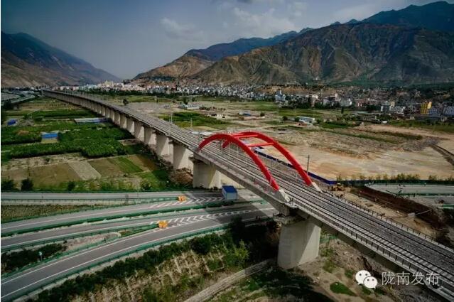 蘭渝鐵路最新進(jìn)展！除胡麻嶺隧道外已全線鋪通