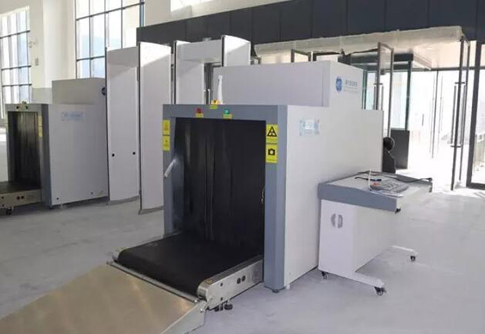 全國、省市政協(xié)委員體驗蘭渝鐵路、視察階州廣場