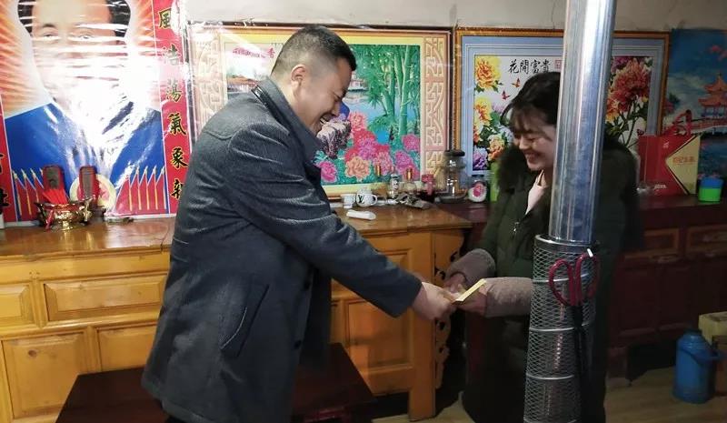 堅持精準幫扶，合力脫貧攻堅——市龍江城鄉(xiāng)發(fā)展集團、隴南太平洋財險公司聯(lián)合開展幫扶文縣橋頭鎮(zhèn)安子坡村2019年春節(jié)慰問活動