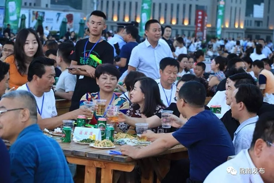 好嗨喲！隴南第一屆青島啤酒節(jié)開幕啦，為期8天