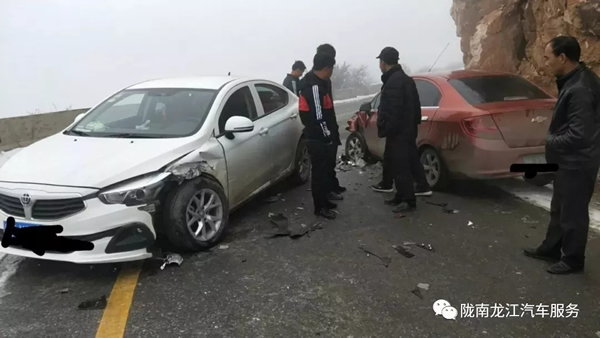 金錘鈑金，銀槍噴漆！龍江汽修值得信賴！