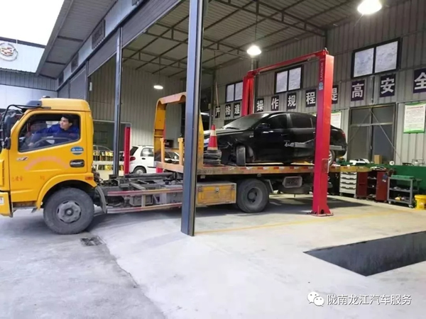 金錘鈑金，銀槍噴漆！龍江汽修值得信賴！