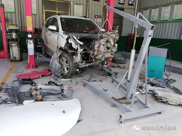 金錘鈑金，銀槍噴漆！龍江汽修值得信賴！