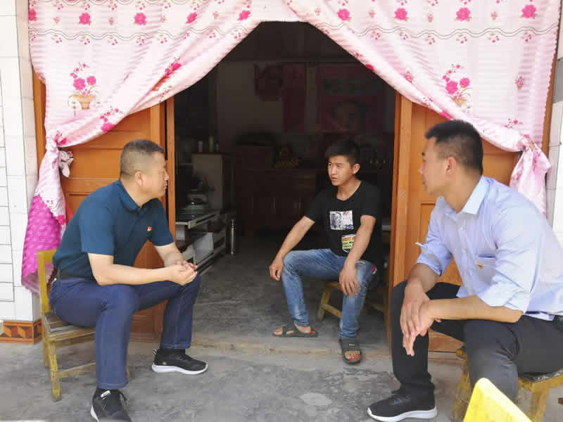 “感黨恩、憶黨史”，--市龍江城鄉(xiāng)發(fā)展集團(tuán)公司開(kāi)展慶祝建黨99周年主題黨日活動(dòng)